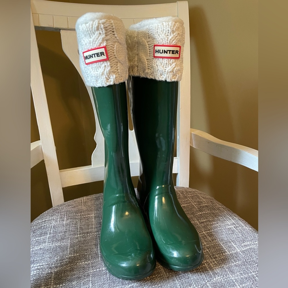 Tall Hunter rain boots in Hunter Green, size 7
